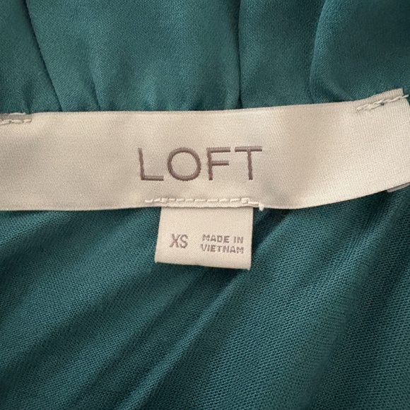 LOFT Ruffle Neck Shell, XS - Picture 2 of 3